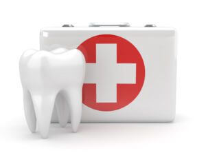DENTAL EMERGENCY LOGO WITH A TOOTH AND FIRST AID KIT